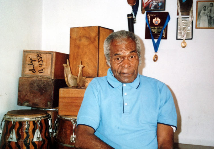 Amador Ballumbrosio chez lui