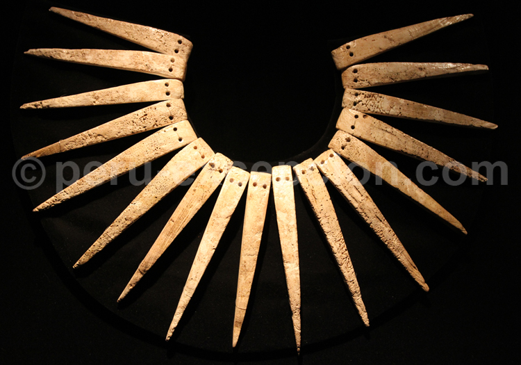 Pectoral mochica de coquillage, Musée d'Art Precolombien de Cuzco
