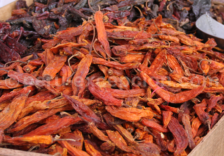 Piments rouges au marché de Cusco