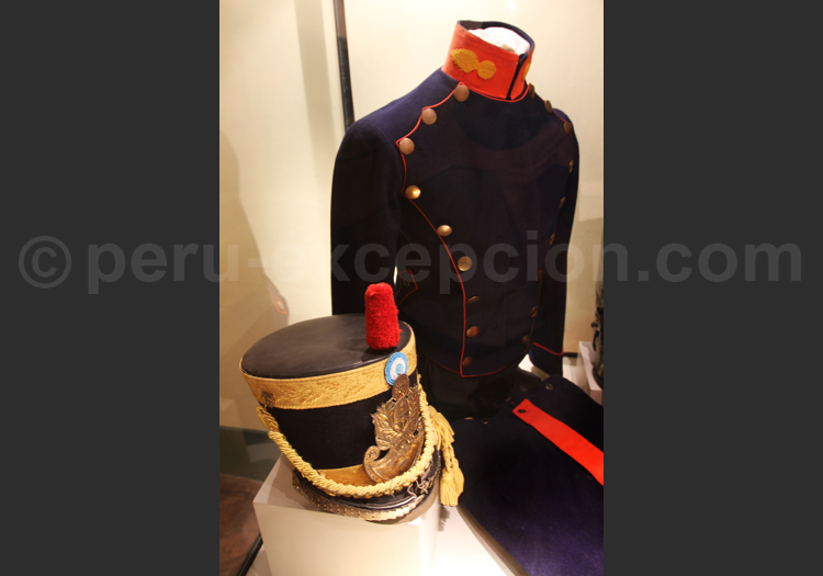 Uniforme des grenadiers de San Martin, MNAAP Lima