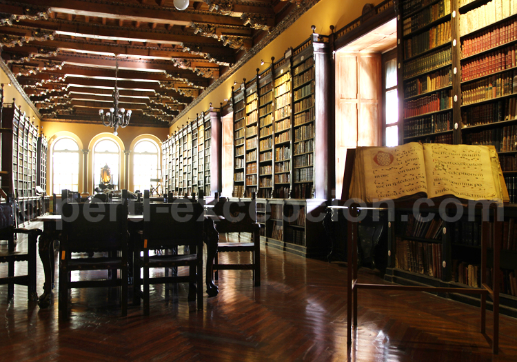  Bibliothèque, Museo Convento Santo Domingo