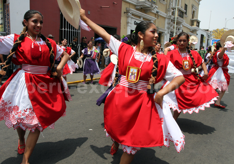 Danses de fête religieuse, Pérou
