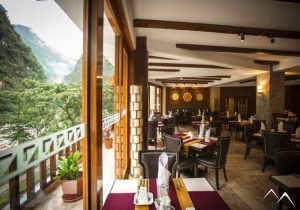 Restaurant gastronomique avec vue sur les montagnes de l'hôtel Sumaq Machu Picchu