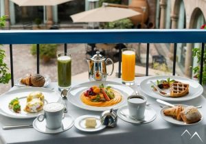 Petit-déjeuner avec vue à l'hôtel Palacio del Inka à Cusco