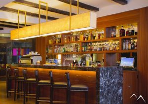 Bar élégant de l'hôtel Sumaq Machu Picchu