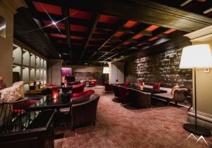 Bar convivial et chic de l'hôtel Palacio del Inka à Cusco